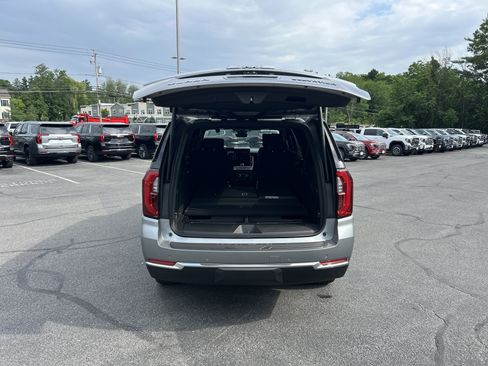 New 2026 GMC Yukon XL Elevation w/ Elevation Premium Package AWD/4WD image 13