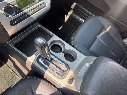 Used 2010 Ford Edge Limited FWD image 11