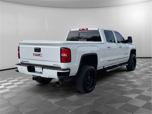 Used 2017 GMC Sierra 2500 Denali w/ Duramax Plus Package image 5