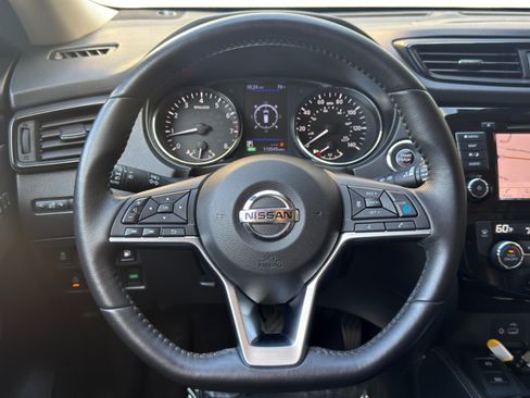 Used 2018 Nissan Rogue SL w/ Premium Package FWD image 20