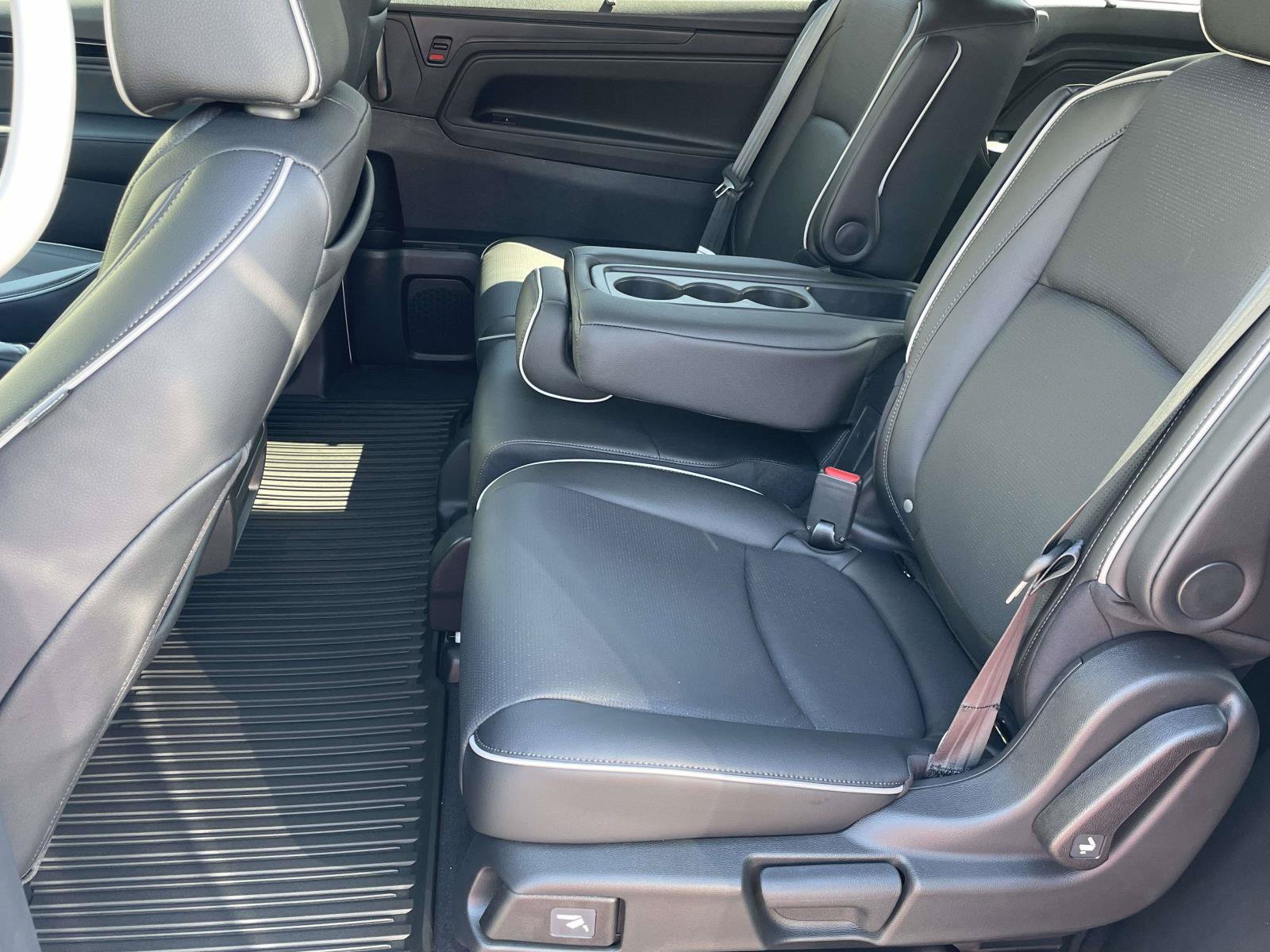 New 2027 Honda Odyssey Elite image 11