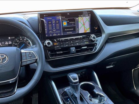 Used 2021 Toyota Highlander Limited image 15
