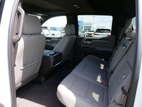 Used 2026 GMC Sierra 1500 SLT w/ SLT Convenience Package image 15