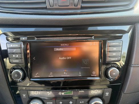 Used 2019 Nissan Rogue SV FWD image 18