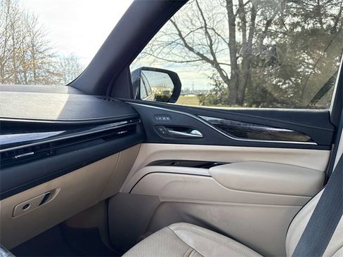 Used 2023 Cadillac Escalade ESV Premium Luxury w/ LPO, Radiant Package image 31
