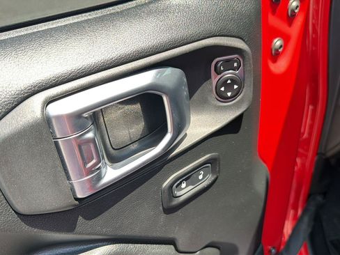 Used 2021 Jeep Gladiator Mojave AWD/4WD image 33