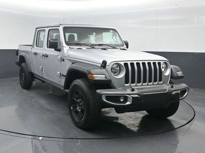 Used 2023 Jeep Gladiator Sport w/ Trailer Tow Package
