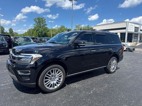 Used 2023 Ford Expedition Limited AWD/4WD image 2