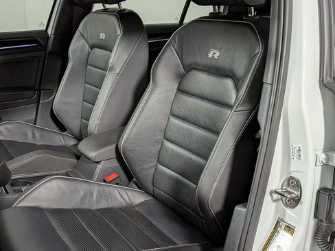 Used 2019 Volkswagen Golf R 4-Door image 15