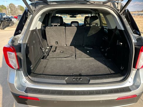 Used 2024 Ford Explorer XLT w/ Equipment Group 202A image 23