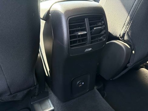 Used 2022 Ford Escape SE w/ SE Sport Appearance Package AWD/4WD image 17
