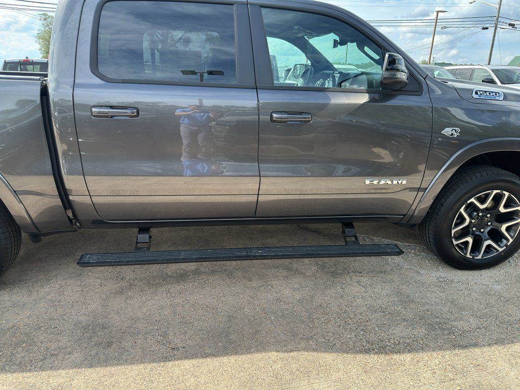 New 2026 RAM 1500 Laramie w/ Laramie Preferred Package AWD/4WD image 9
