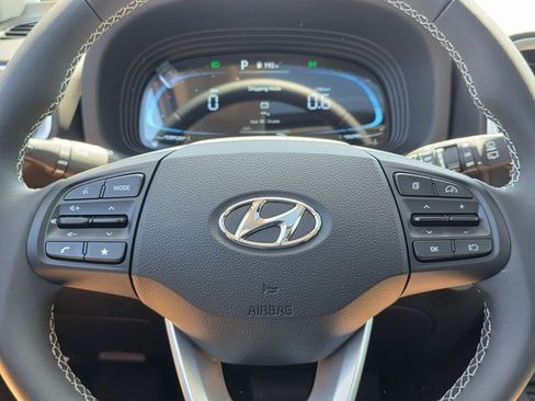 New 2025 Hyundai Venue SEL image 24
