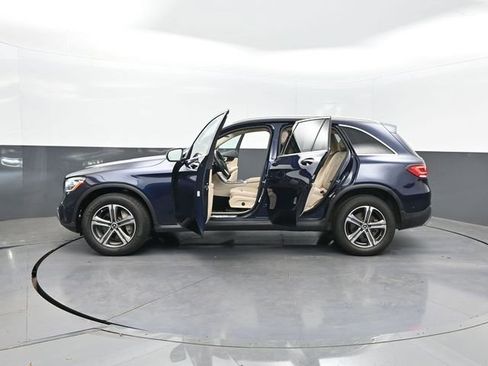 Used 2021 Mercedes-Benz GLC 300 w/ Premium Package image 32