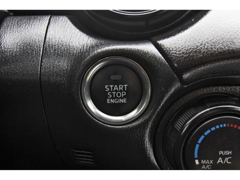 Used 2018 MAZDA MX-5 Miata Club image 25