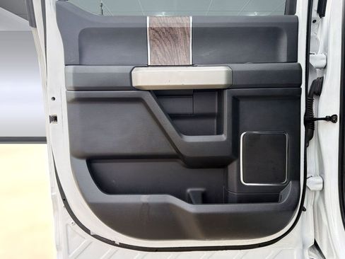 Used 2019 Ford F250 Lariat w/ Lariat Value Package image 20