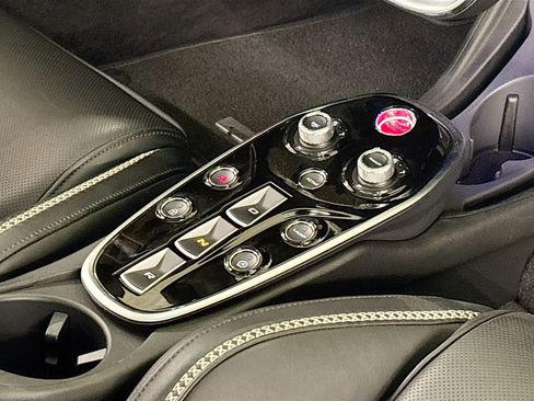 Used 2023 McLaren GT image 22