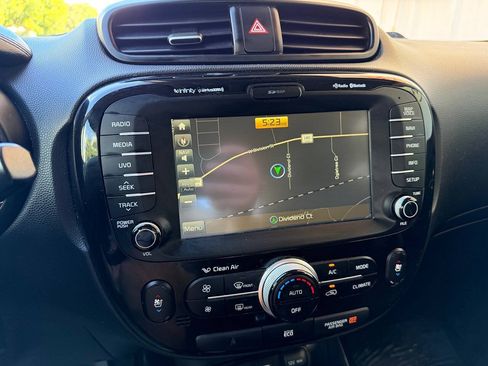Used 2016 Kia Soul ! w/ Premium Package FWD image 21