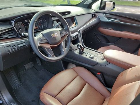 Used 2025 Cadillac XT5 Premium Luxury w/ Technology Package image 7