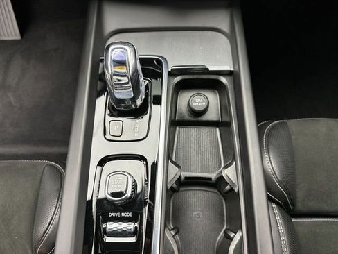 Used 2018 Volvo XC60 T8 R-Design w/ Convenience Package image 20