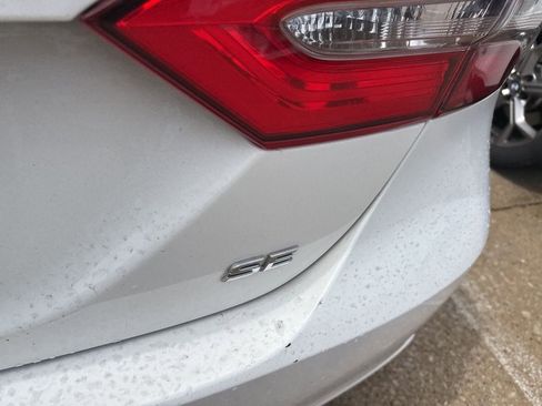 Used 2018 Toyota Camry SE image 5