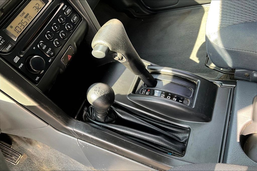 Used 2002 Nissan Xterra 4WD S/C image 15