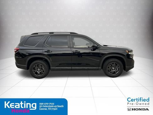 Used 2025 Honda Pilot TrailSport image 4