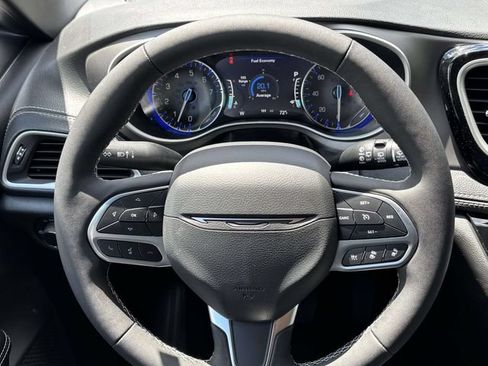 New 2027 Chrysler Pacifica Select AWD/4WD image 13