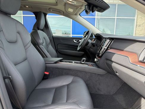 Used 2023 Volvo XC60 B5 Plus w/ Protection Package Premier image 14