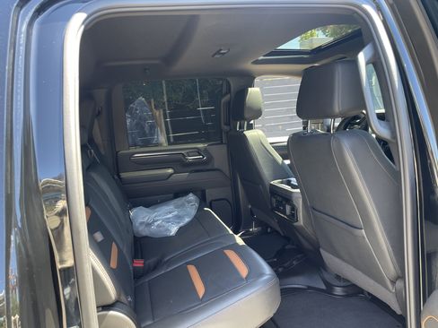 Used 2025 GMC Sierra 2500 AT4 w/ AT4 Preferred Package AWD/4WD image 13