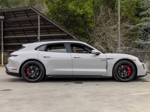 Certified 2023 Porsche Taycan GTS image 12