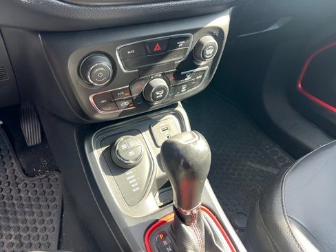 Used 2019 Jeep Compass Trailhawk AWD/4WD image 22