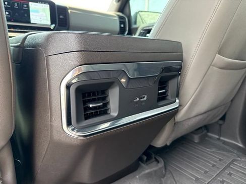 Used 2025 GMC Sierra 1500 SLT w/ SLT Premium Package AWD/4WD image 9