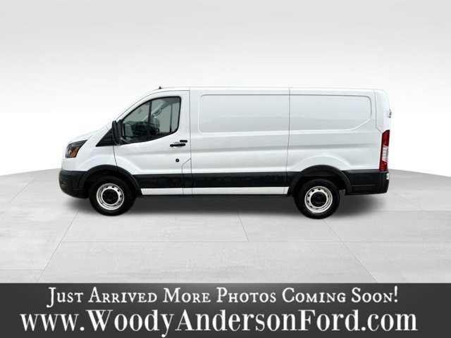 Used 2025 Ford Transit 150 Low Roof RWD image 3