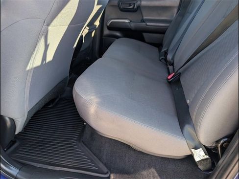 Used 2022 Toyota Tacoma SR5 w/ Technology Package image 10