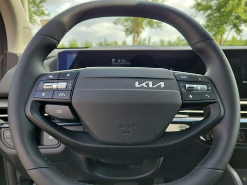 Used 2026 Kia Sportage LX FWD image 22