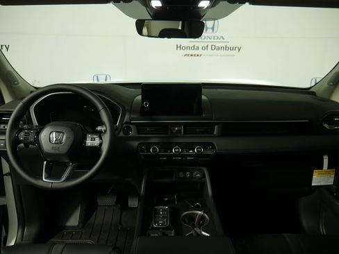 New 2026 Honda Pilot Touring image 12