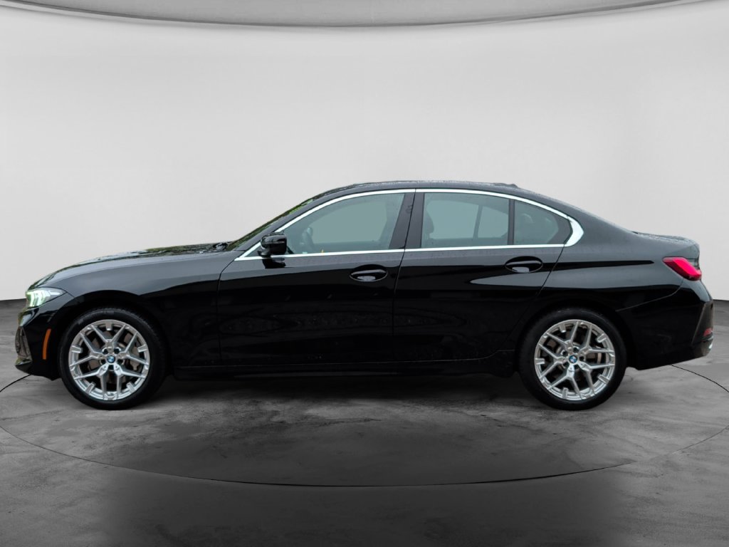 Used 2026 BMW 330i xDrive Sedan AWD/4WD image 4