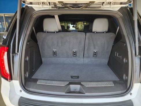 Used 2022 GMC Yukon AT4 AWD/4WD image 16