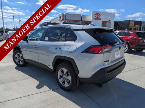 New 2025 Toyota RAV4 XLE image 5