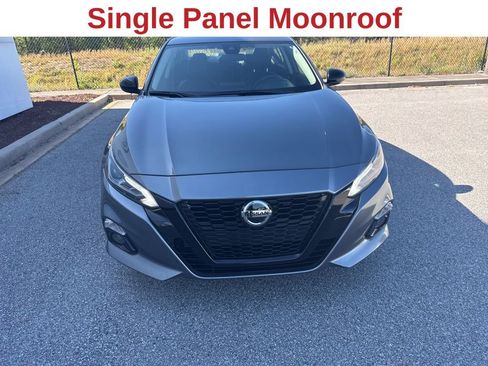 Used 2022 Nissan Altima 2.5 SR w/ Midnight Edition Package FWD image 8