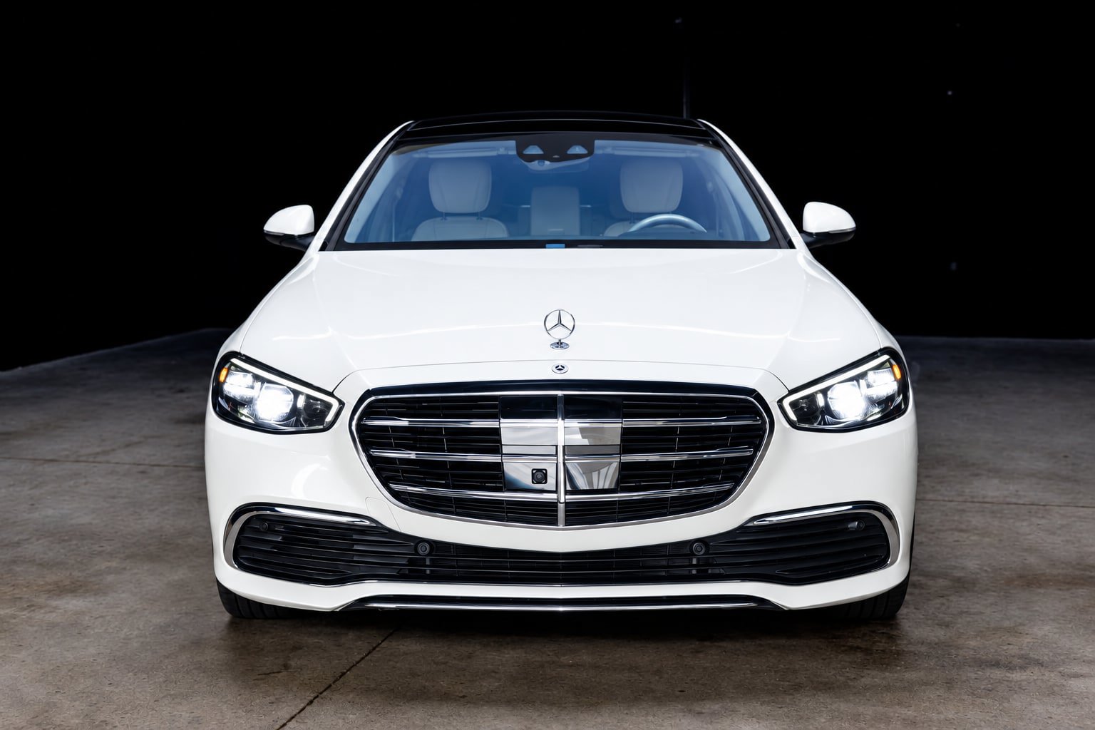 Used 2022 Mercedes-Benz S 580 4MATIC Sedan image 2