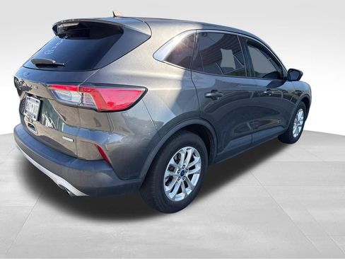 Used 2020 Ford Escape SE FWD image 3