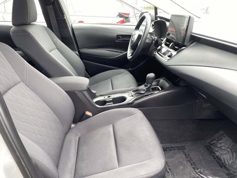 Used 2025 Toyota Corolla LE image 37