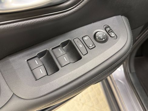 Used 2025 Honda HR-V LX image 21