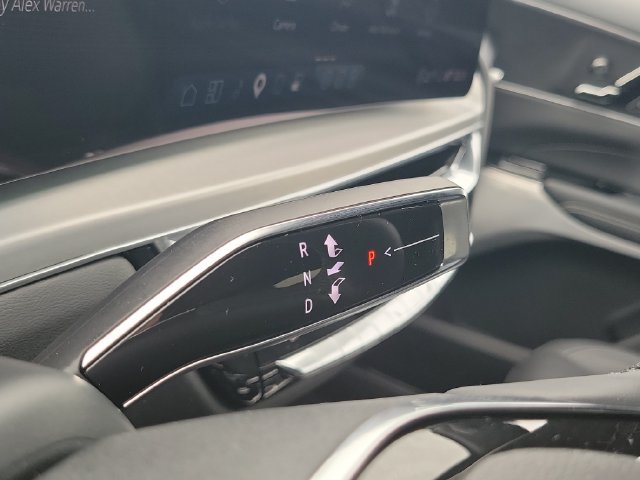 Certified 2024 Cadillac Lyriq Luxury AWD/4WD image 15