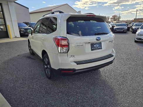 Used 2017 Subaru Forester 2.5i Premium w/ All-Weather Package image 5