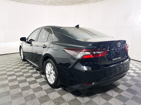 Used 2024 Toyota Camry LE w/ Convenience Package image 5