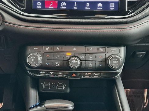 Used 2024 Dodge Durango GT AWD/4WD image 16