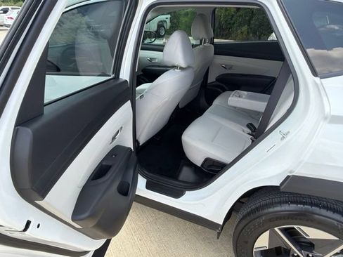 Used 2026 Hyundai Tucson SEL FWD image 18